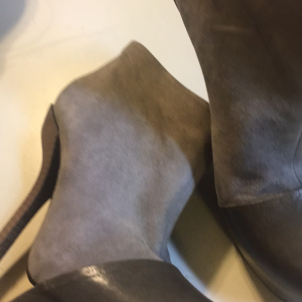 Shoes - Picture 2 of 5